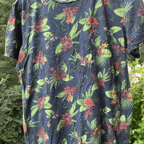 Plant Patterend Tee Shirt - Picture 2 of 4